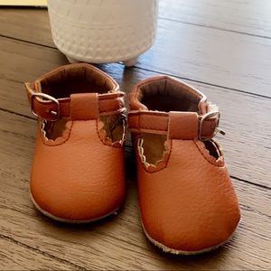 Flat leather toddler shoes